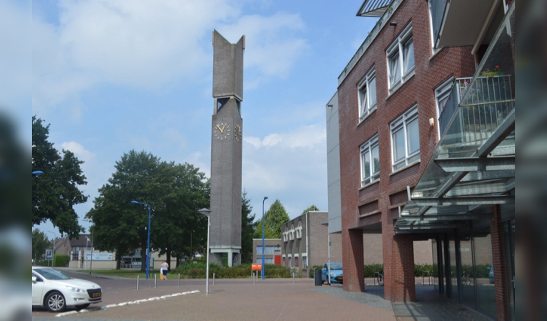  De kerktoren van De Hoeksteen.