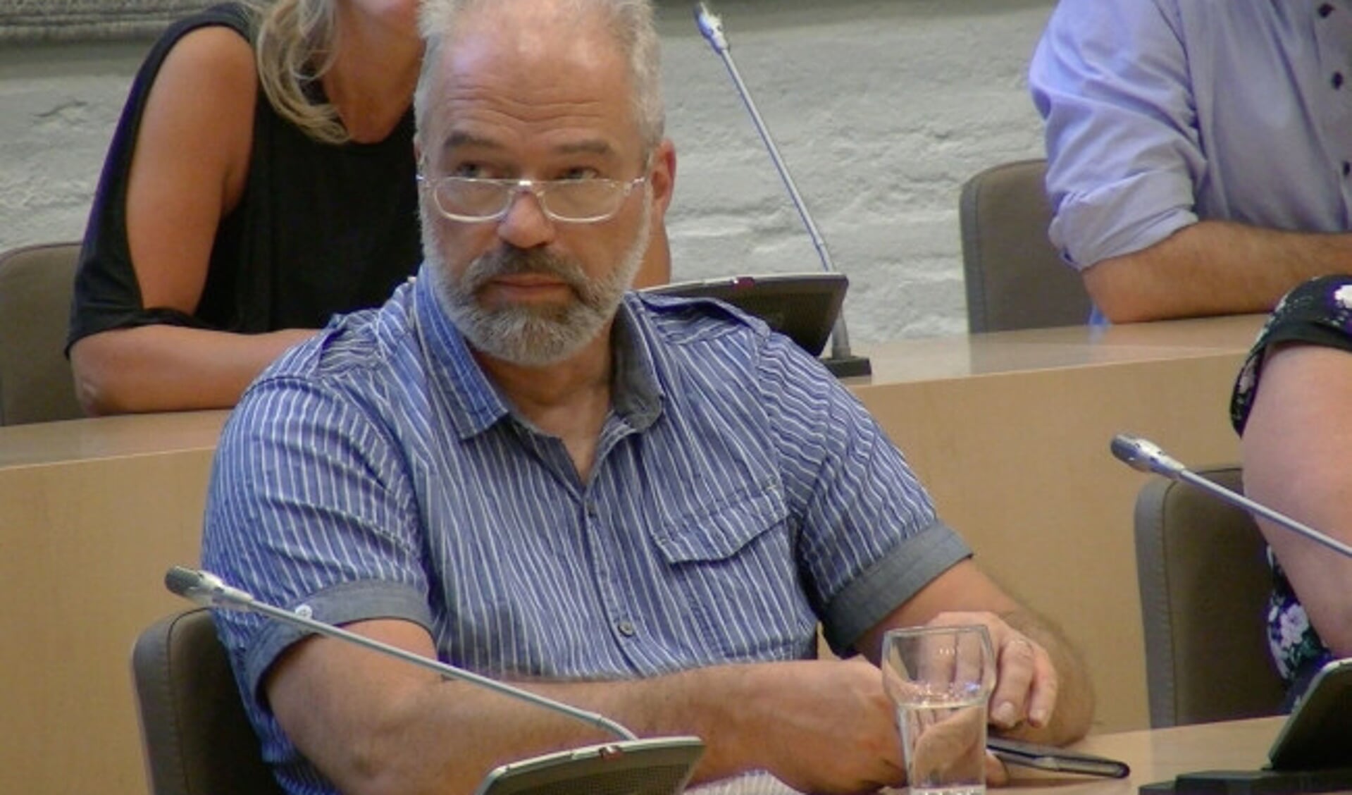  Joop Weenk tijdens de bijeenkomst in het gemeentehuis.