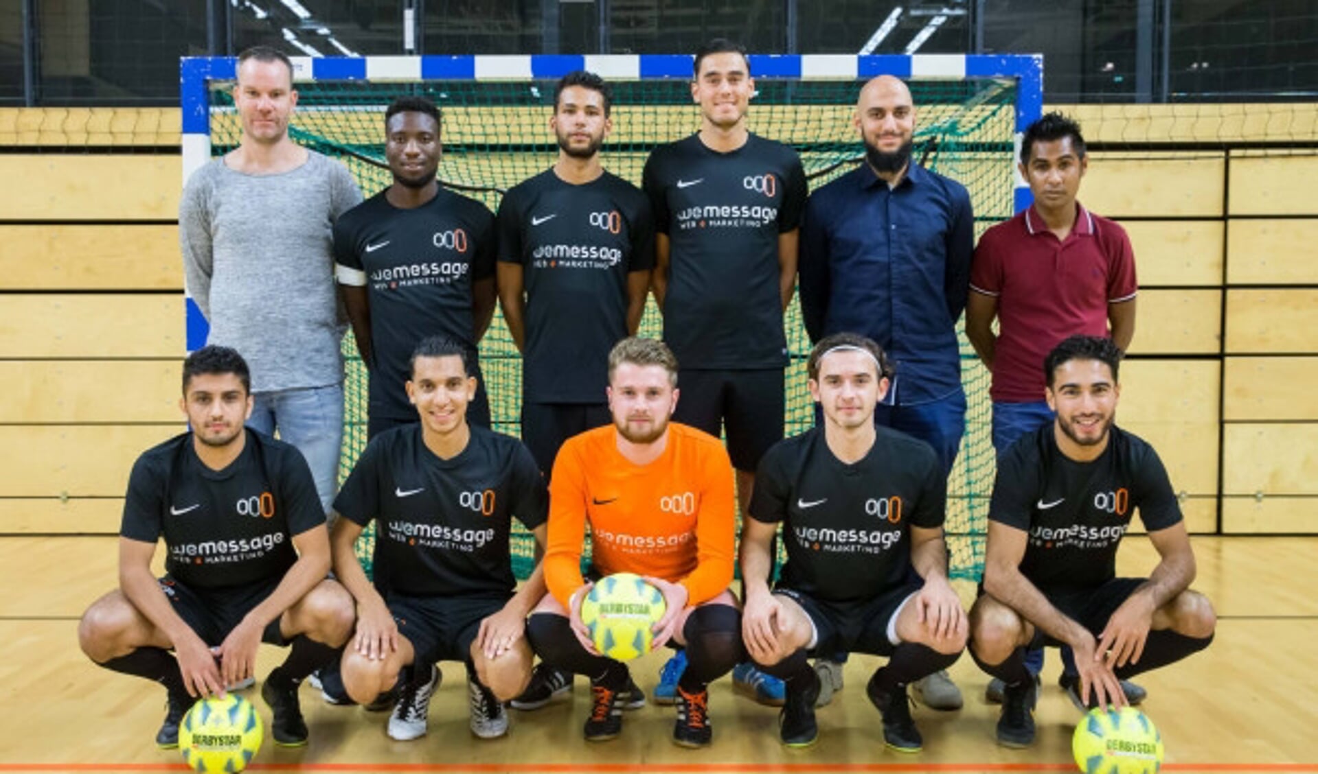  IFC Zwolle team 2017/2018. Staand tweede van rechts Yassine Assa