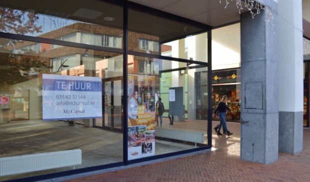 Leegstaand pand in winkelcentrum Suydersee.