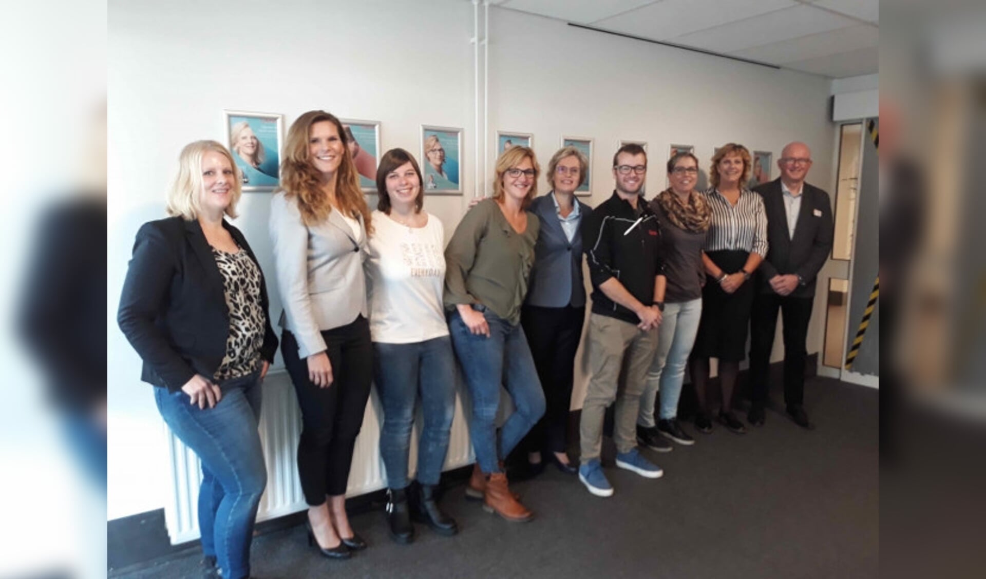  Directeur Bert Apperlo (rechts) met zijn ambassadeurs uit Dronten.