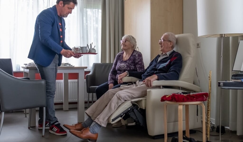  Een vrijwilliger in het hospice.