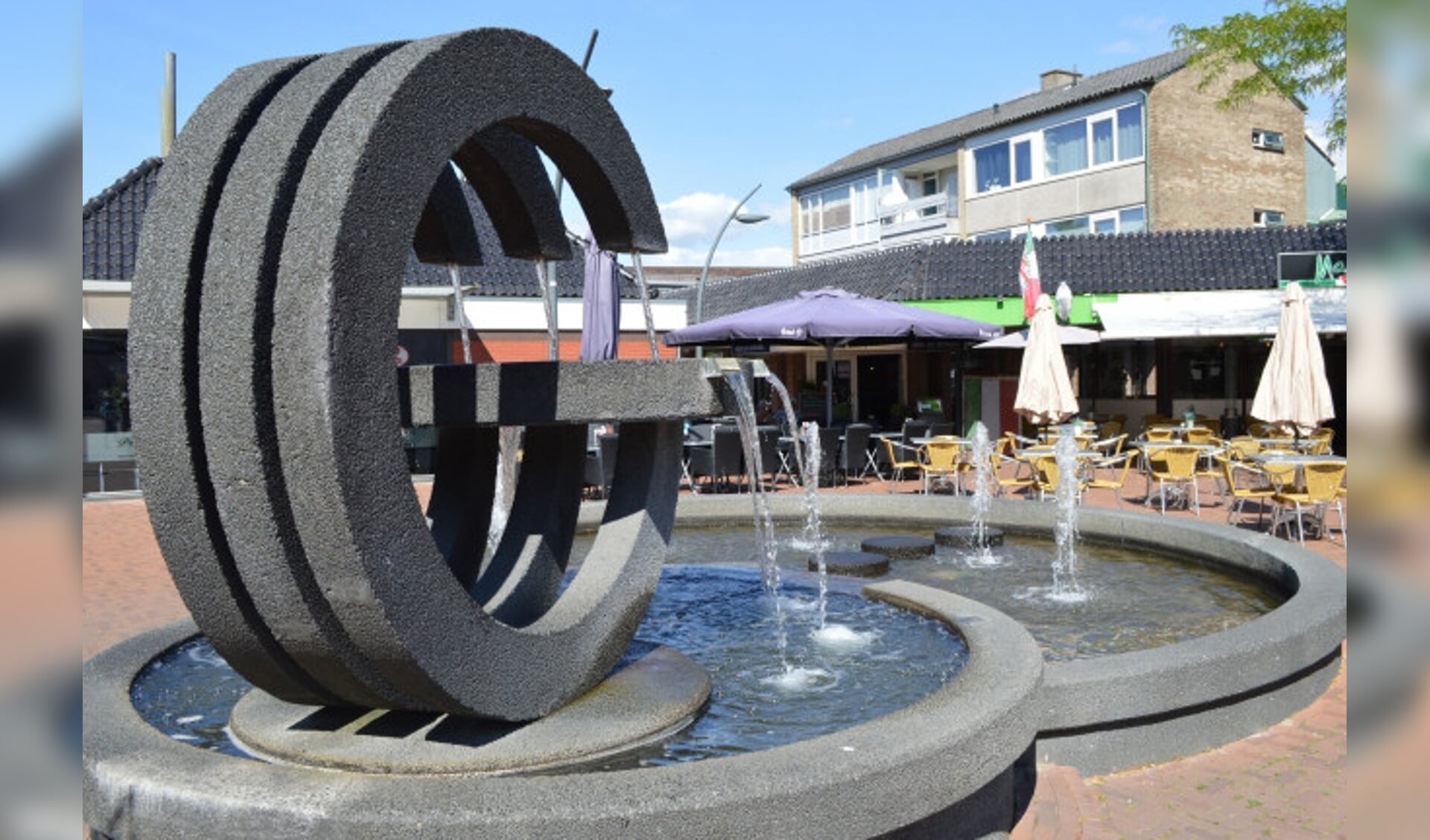  De fontein aan Het Ruim in winkelcentrum Suydersee.