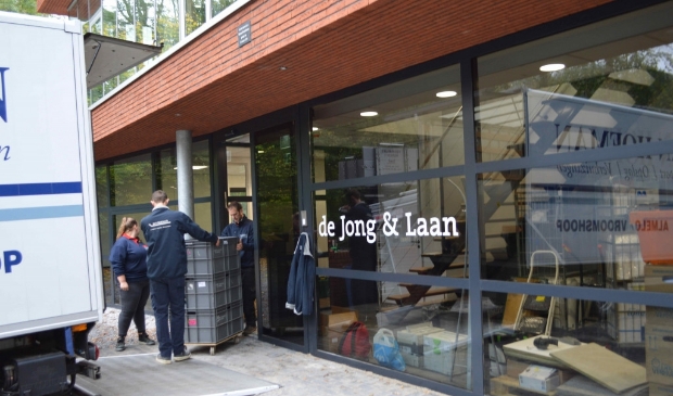 Verhuizers in actie bij De Jong & Laan