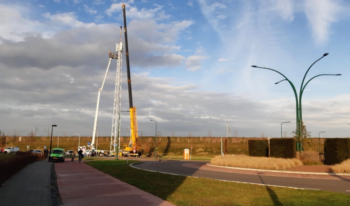 De bouw van de zendmast.