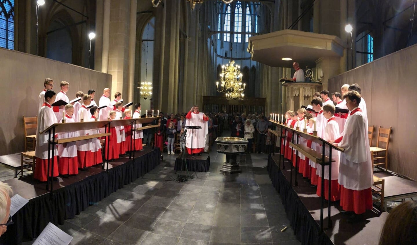 Kampen Boys Choir/Roder Boys Choir met een Evensong in de Bovenkerk in Kampen.
Foto Freddy Schinkel