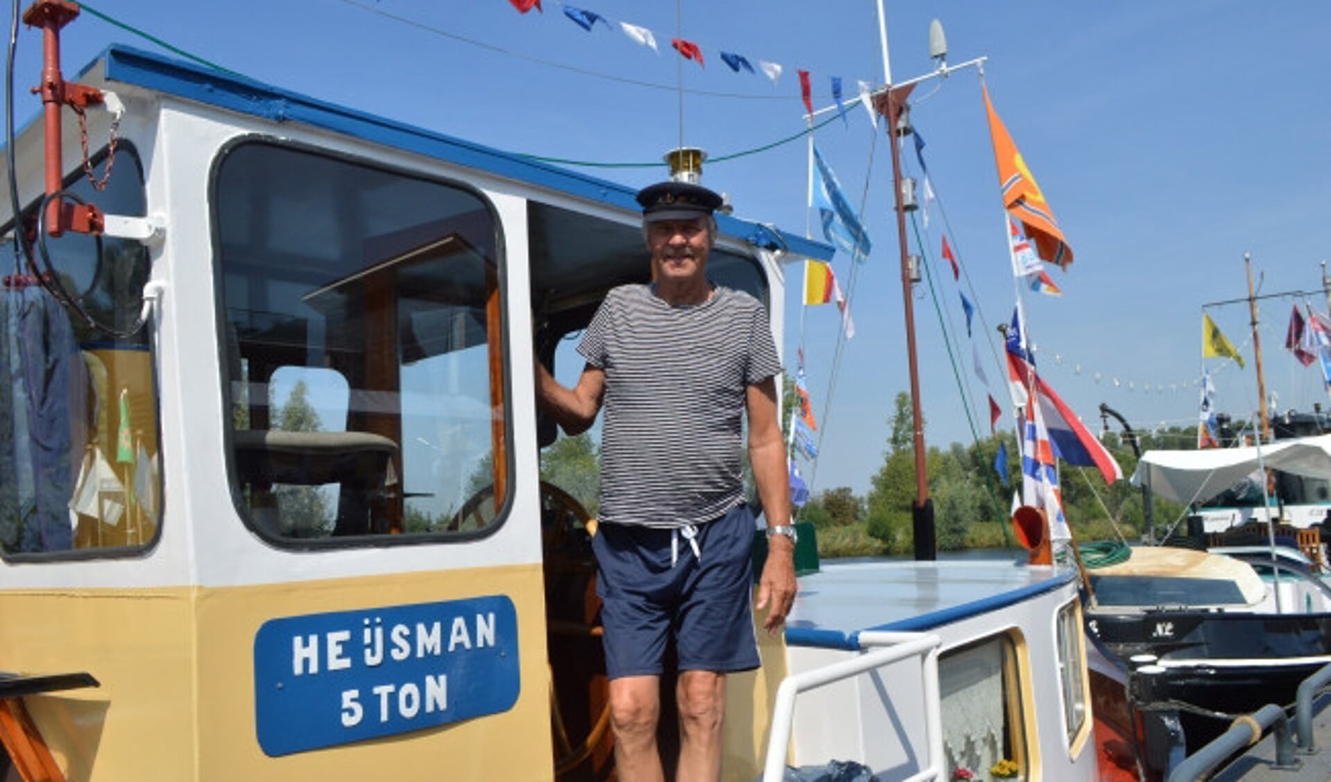  Ruurd Heijsman op zijn sleepboot.