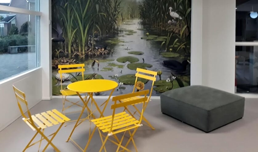 Nieuw zitje bij binnenkomst Kindcentrum de Mirt.