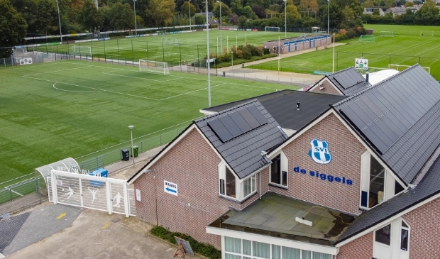 Sportpark de Siggels van SVI. Lege sportvelden, net als tijdens de eerste coronagolf. Vier weken lang mogen er geen wedstrijden worden gespeeld.