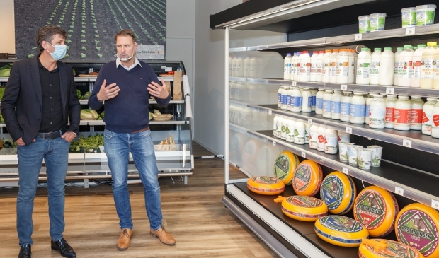 <p>Opening winkel Uw Stadsboer door Remco Sluiter en Jacco Vonhof.</p>