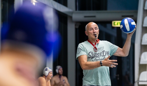 Waterpolocoach Hans van Zeeland.