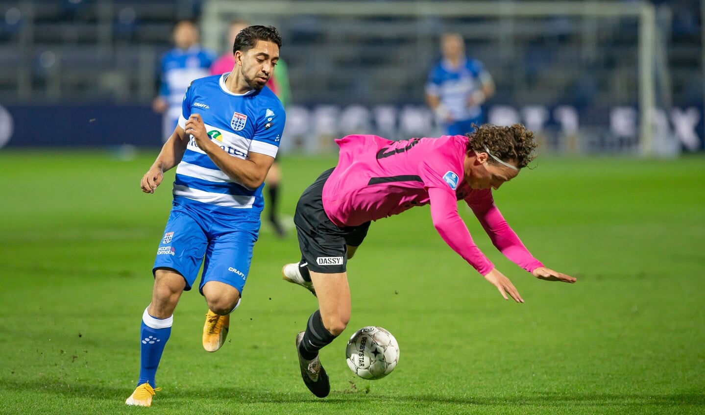 PEC Zwolle - FC Utrecht. Immanuel Pherai met Giovanni Troupee.