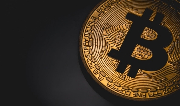 <p><strong>Bitcoin Approaching Biggest</strong></p>