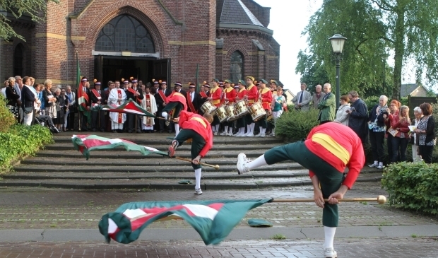 <p>De St. Jan de Doperkerk staat letterlijk en figuurlijk in het midden van de Oerse gemeenschap.</p>