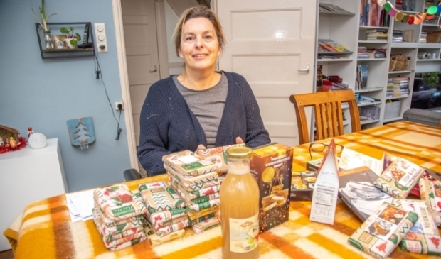 <p>Annelies Kalisvaart, voorzitter van ruilclub LETS. 'Je moet wel een beetje willen ruilen als je lid wilt worden.' </p>