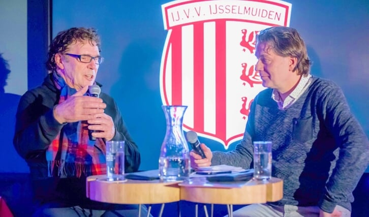 De laatste sponsoravond van IJVV met Willem van Hanegem was een groot succes. 