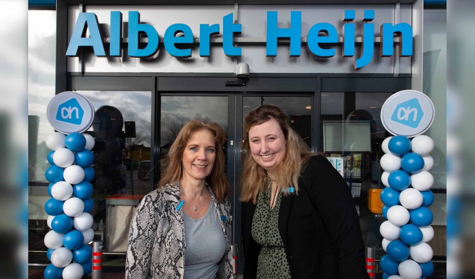  Supermarktmanager Lysanne Steijns en haar assistent Angéla Ton.