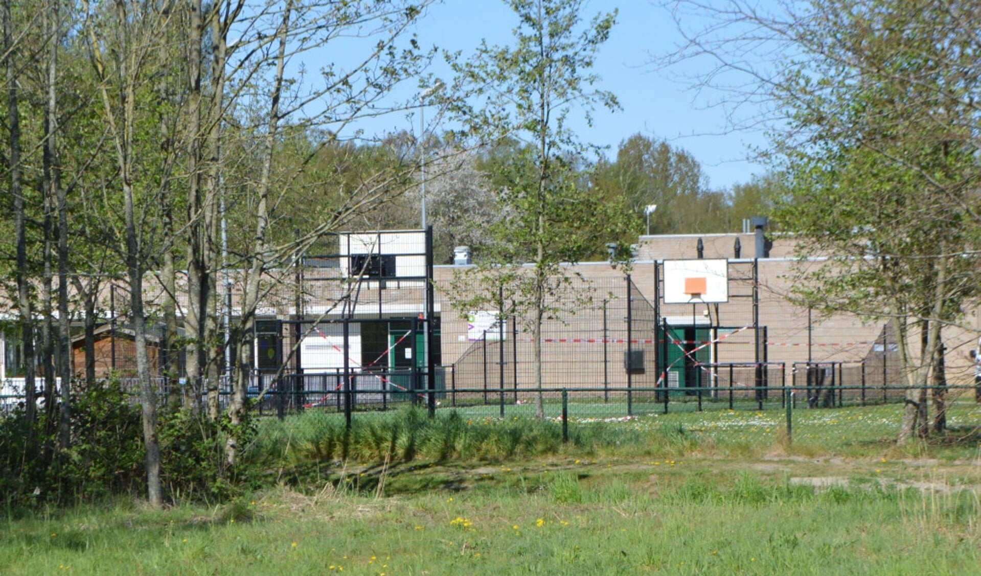 Het asielzoekerscentrum in Dronten.