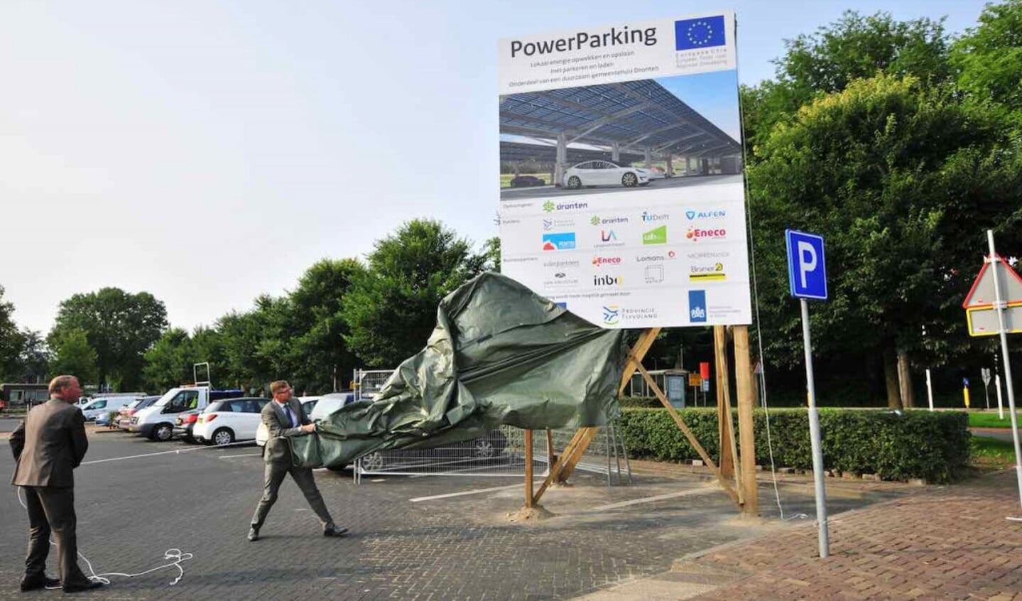 Startsein voor aanleg 1.100 zonnepanelen boven parkeerterrein gemeentehuis