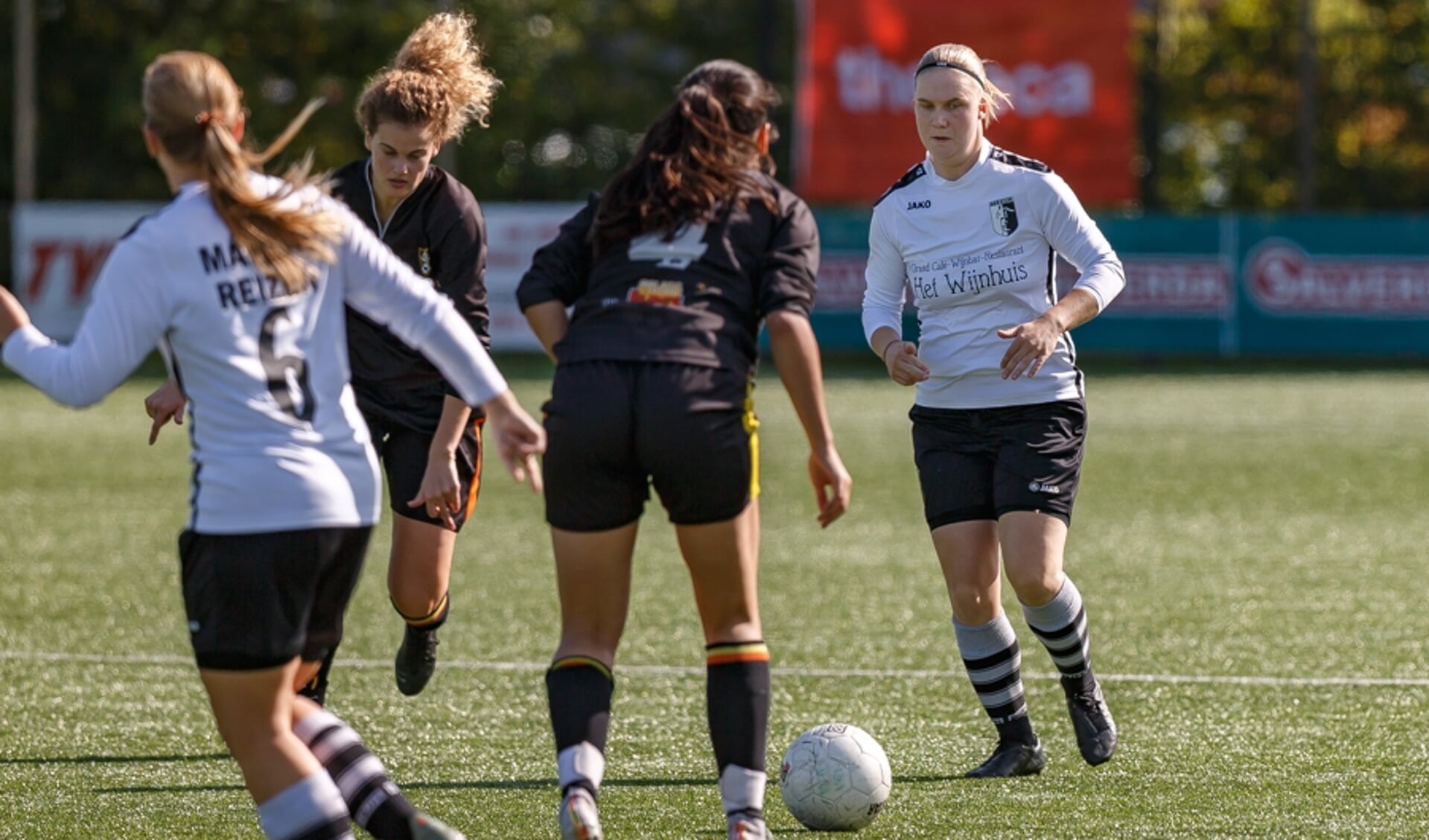  Berkum Vrouwen speelde zaterdag 2-2 tegen Stiens in de eerste wedstrijd op hoofdklasse-niveau.