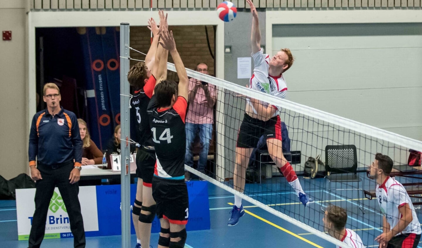 Set Up in het eerste thuisduel in de eerste divisie. 