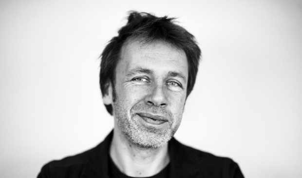<p>Dichter Ingmar Heytze is te gast tijdens het online event</p>