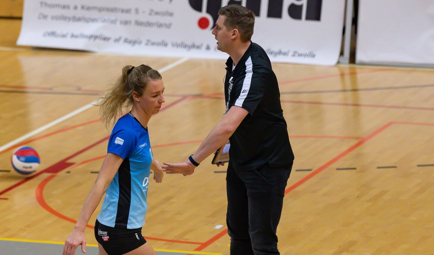 Regio Zwolle Volleybal - Talentteam Papendal. Marianne het Lam-Scholten en coach Eric Meijer.