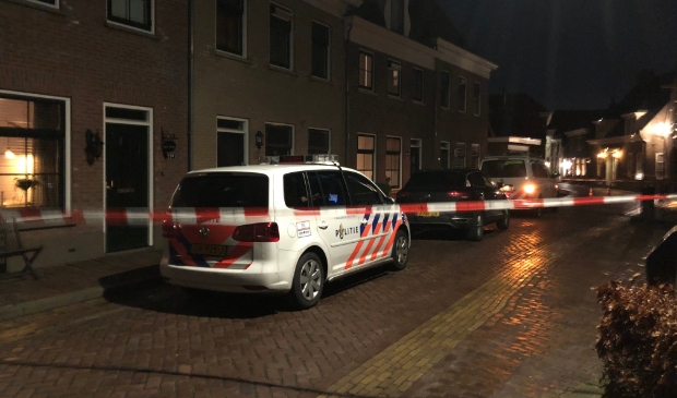 <p>Ook bij een steekincident in Zwartsluis bleef het rustig op straat tijdens de avondklok.</p>