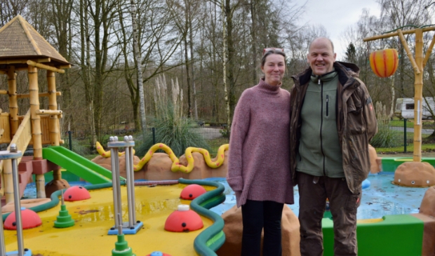 Lineke de Niet en Jean Chaigneau op camping De Ruimte.