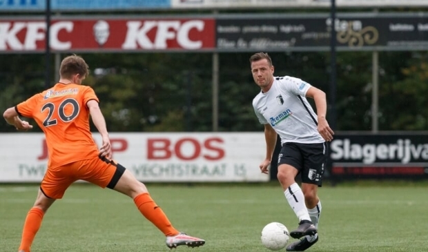 Robert Schonewille passt.