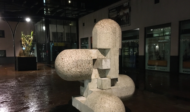Grijpende Vormen in winkelcentrum Suydersee.