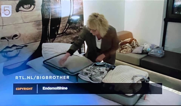Els Trollman pakt haar koffer.