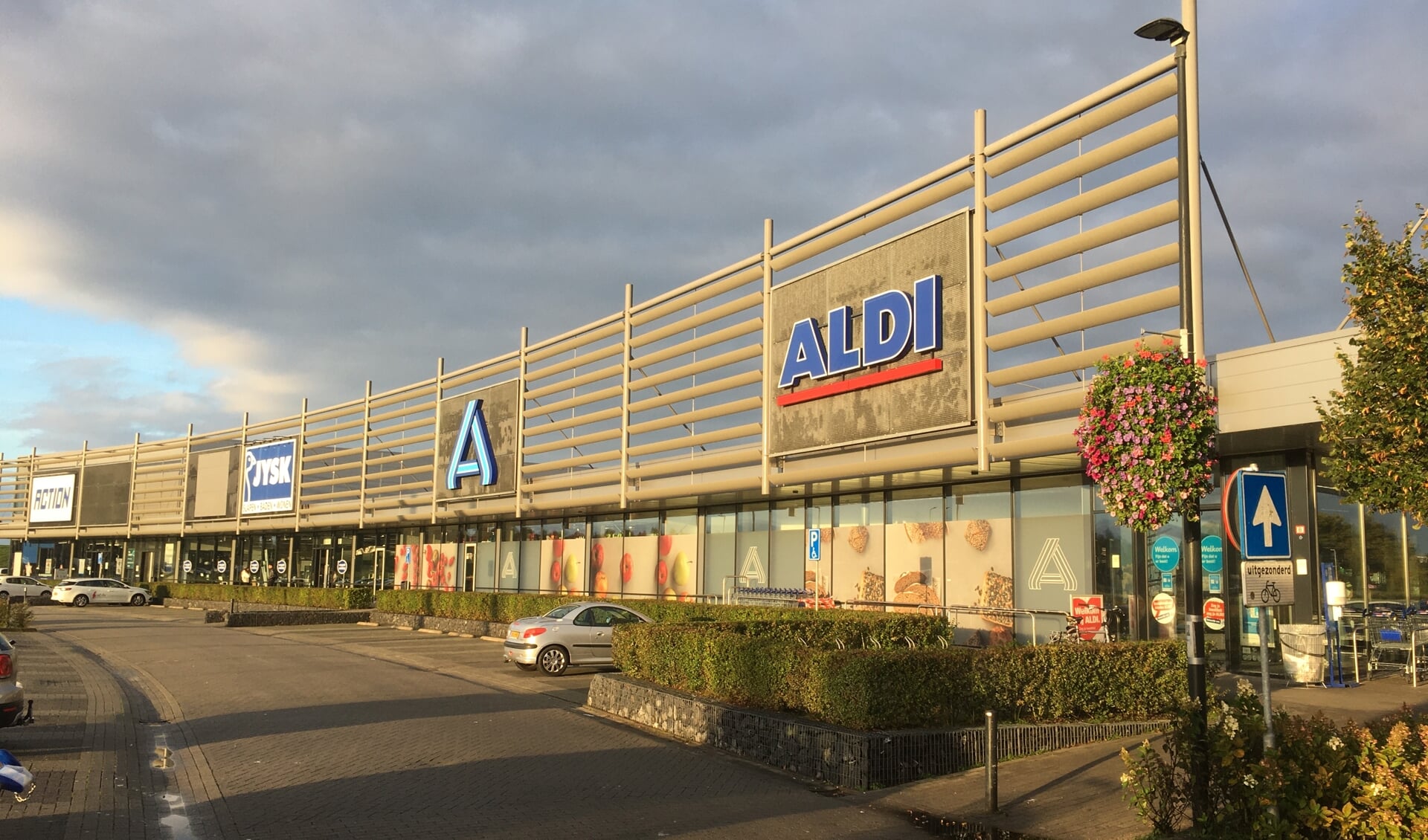 De winkels in Kampen het dichtst bij het AZC.