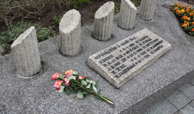 <p>Het monument aan de Meppelerstraatweg.</p>