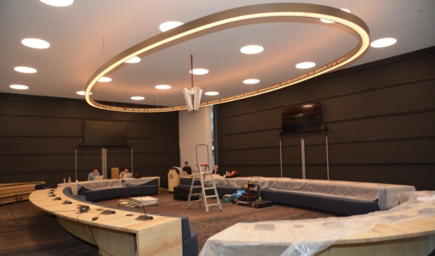 De raadszaal in het nieuwe gemeentehuis.