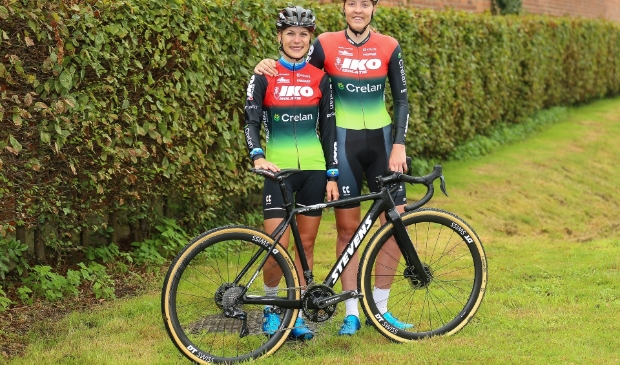 Yara Kastelijn en Manon Bakker maakten dit seizoen de overstap naar het team van IKO-Crelan.