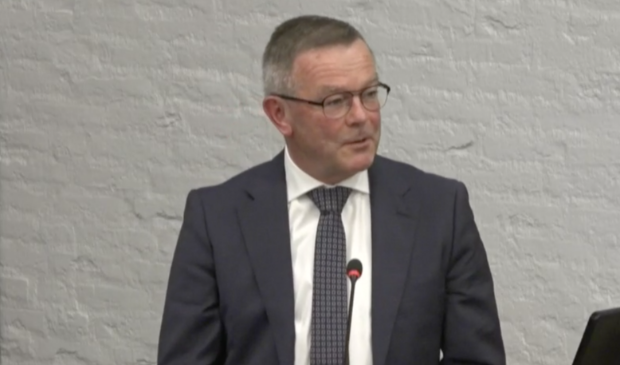 Wethouder Gerrit Jan Veldhoen na zijn beëdiging.