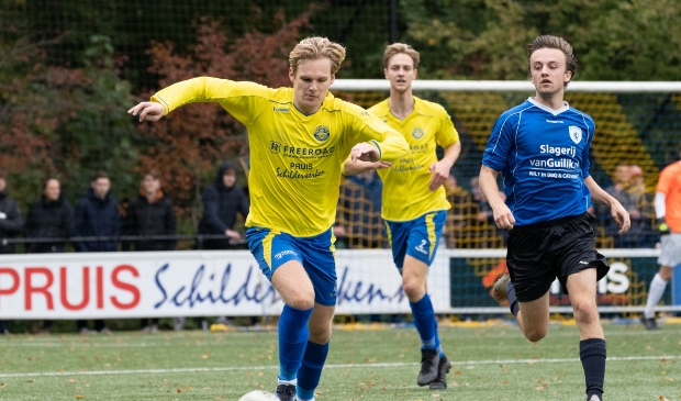 Op de foto Matchwinnaar Rowan Mensink in actie
