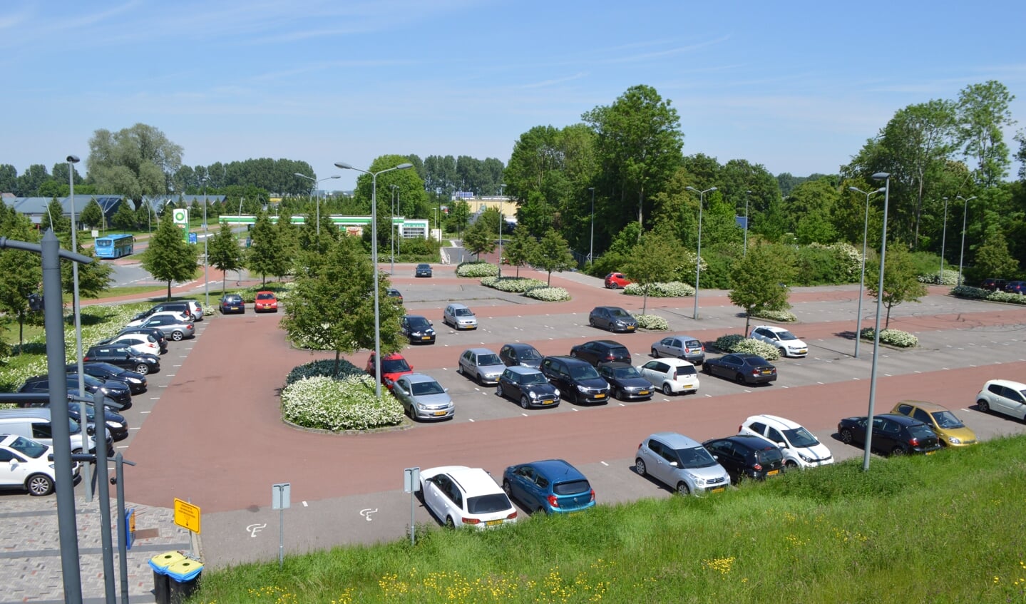 De parkeerplaats bij het station, daar waar sprake zou zijn van drugsproblemen. 