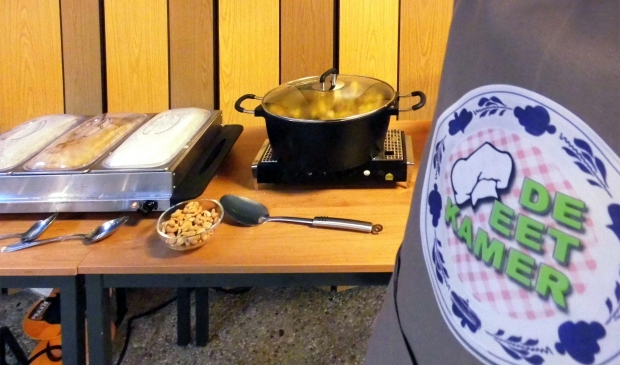 <p>Werkschort en buffettafel van de Eetkamer </p>