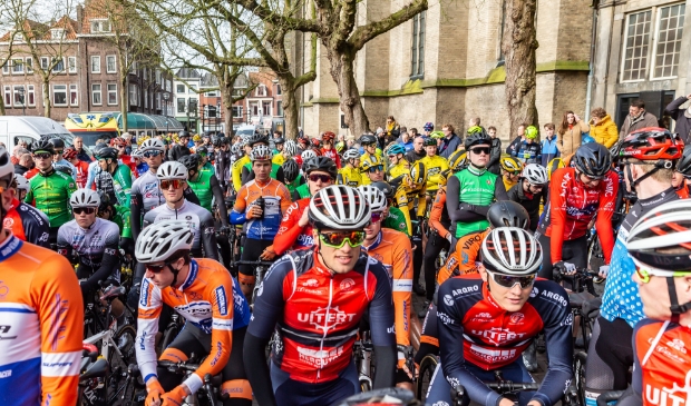 <p>De start van de Ster van Zwolle in 2020.</p>