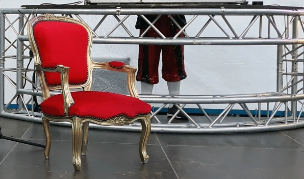 <p>De stoel van Sinterklaas</p> 