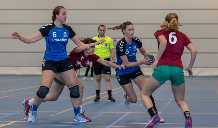 Handbalvereniging Zwolle dames vs De Cirkeltijgers.