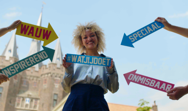 <p>Sarah van Dijk van ZwolleDoet! tijdens de opnames van de uitlegvideo.</p>