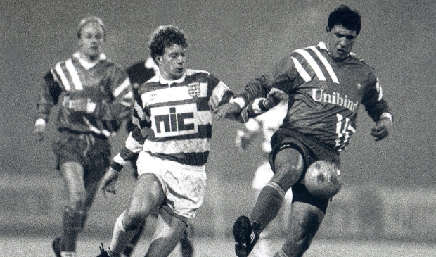 <p>Bert Konterman in actie voor FC Zwolle eind jaren tachtig van de vorige eeuw.</p>