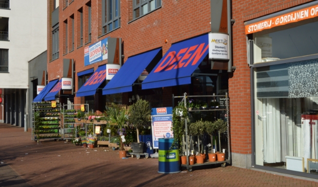 Deen in winkelcentrum Suydersee.