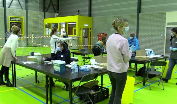 Grootschalig testen in sporthallen 't Dok.