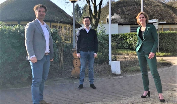 Op de foto v.l.n.r. Tim en Luke Slager (Molecaten) en Hilde Palland