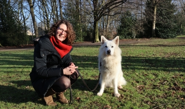 <p>Ingrid Hartlief verhuist buiten de gemeentegrenzen van Veldhoven en stopt daarom met het politieke werk.</p>