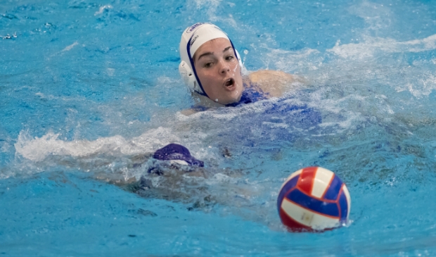 <p>Aanvoerder Annemarie Worst in actie</p>